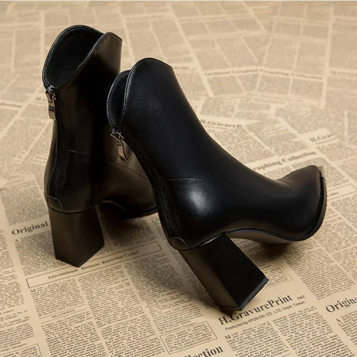 Amarra | Leather Heels